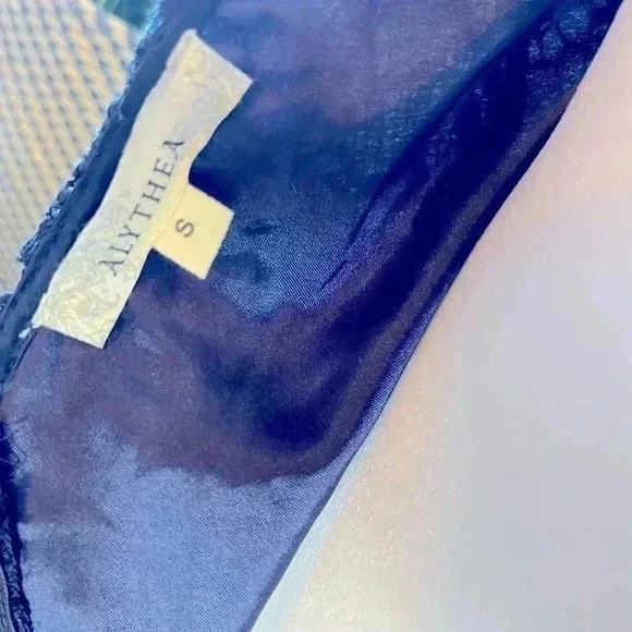 Alythea BACKLESS Royal Lace navy cocktail dress EUC - Picture 5 of 6